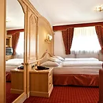Отель B&B Garni Serena